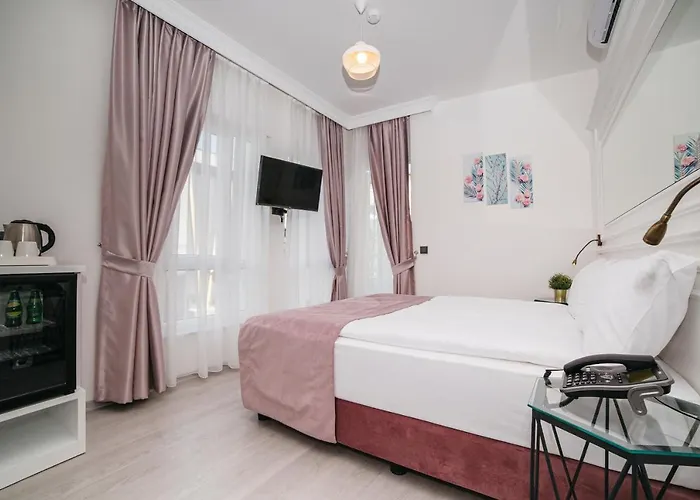 Nun Junior Hotel