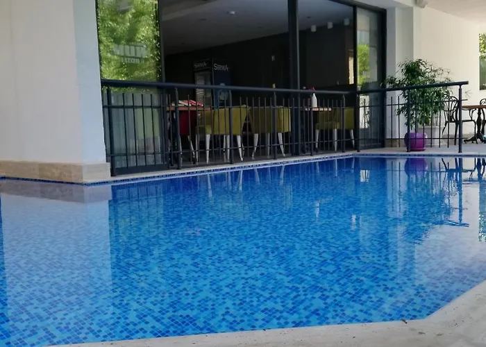 Nun Junior 酒店 3*