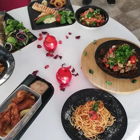 Nun Junior מלון 3*