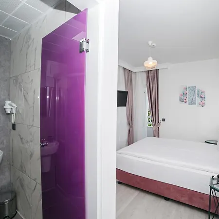 Nun Junior מלון 3*